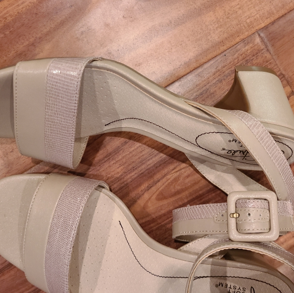 Sandals - Picture 2 of 2